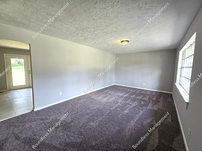 8834 Homewood Dr — Photo 3