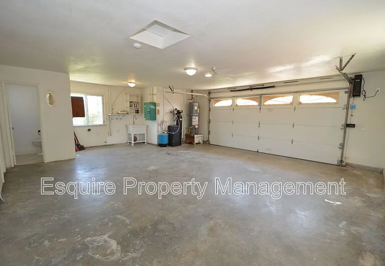 13515 W Telegraph Rd — Photo 36