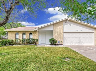 15218 Plaza Libre Dr, Houston, TX 77083
