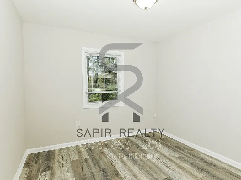 166 Anderson Ave NW #B06 — Photo 4
