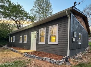 128 Crisp Rd, Lenoir City, TN 37771