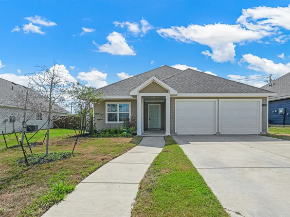 102 N Island Dr, Terrell, TX 75160