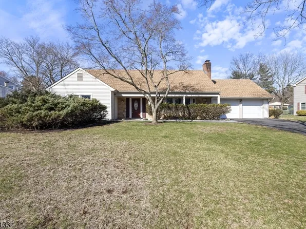 6 Neptune Ct, Franklin Twp., NJ 08873
