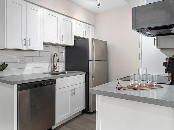 2nd image of 4707 E McDowell Rd #2139
