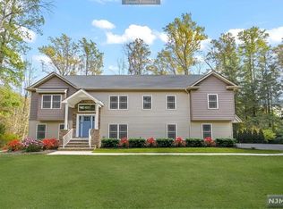 4 Mount Rascal Rd, Hackettstown, NJ 07840