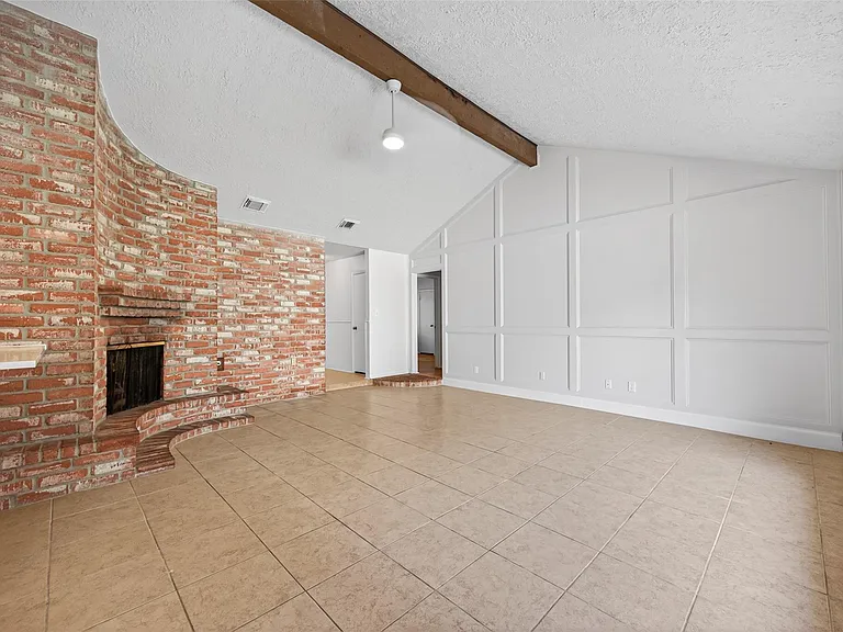 22206 Red River Dr — Photo 4