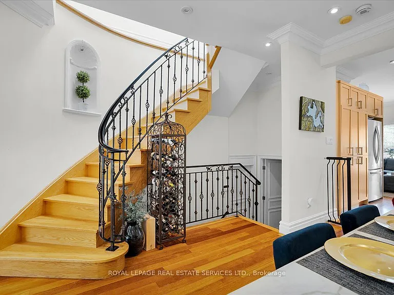 85 Bedford Park Ave — Photo 22