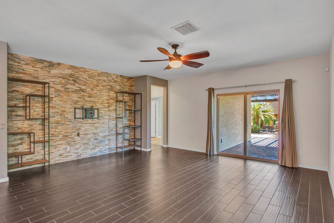 next background image