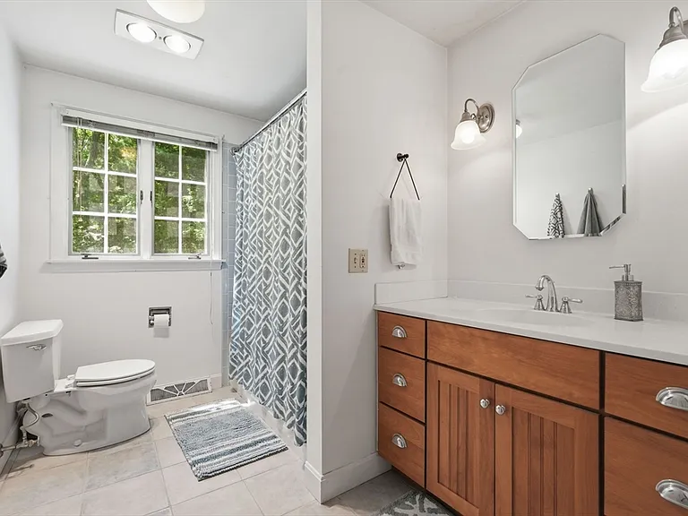 173 Mill Ln — Photo 20