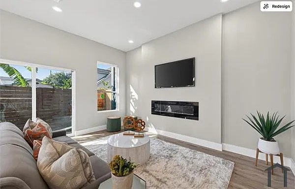 4115 Yale St — Photo 2