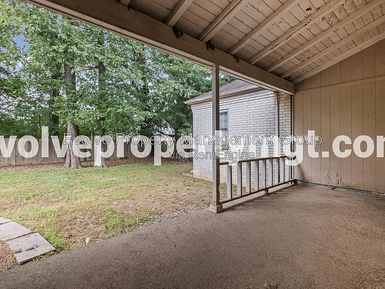 5331 Pipers Gap Dr — Photo 22