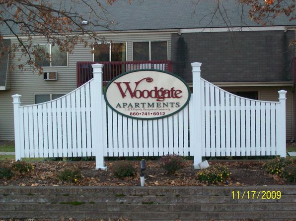Woodgate Apartments | 100 Woodgate Cir, Enfield, CT