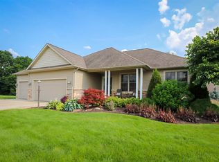 1160 N Shaleview Ct, Warsaw, IN 46582
