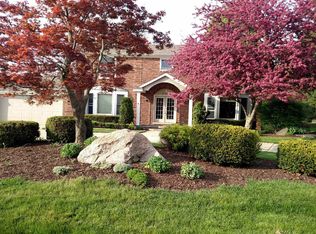 37060 Fox Gln, Farmington Hills, MI 48331