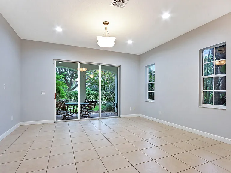 1904 Flower Dr — Photo 20