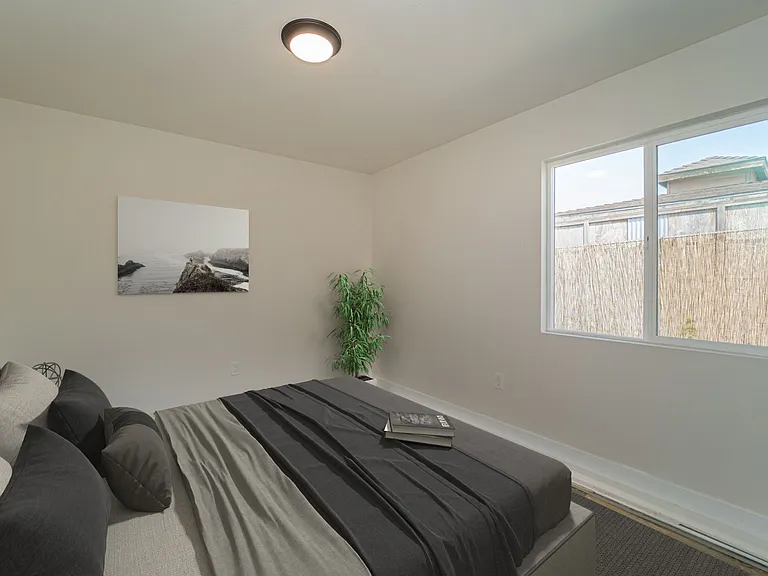 7418 S Hobart Blvd — Photo 13