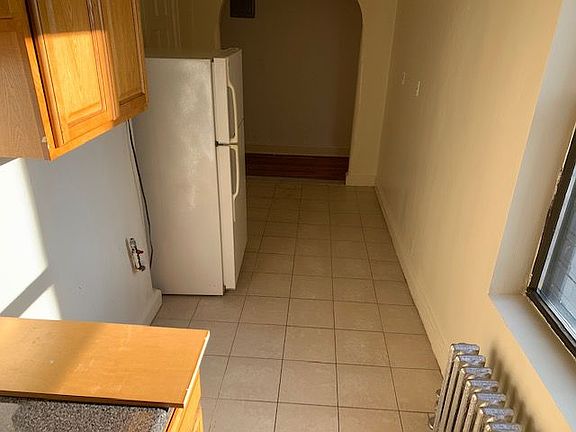 4th image of 4536 39th Pl APT 5J