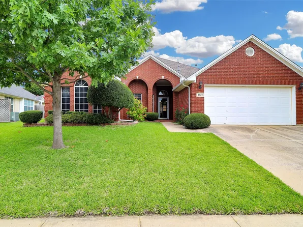 6121 Cliffbrook Dr, North Richland Hills, TX 76180