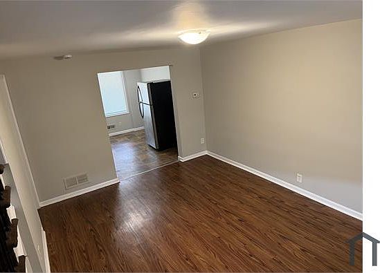2nd image of 3239 Pelham Ave
