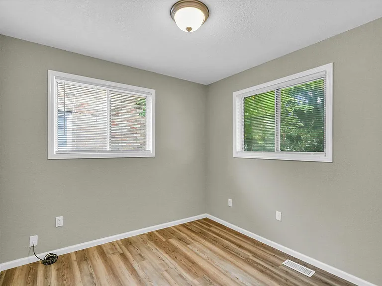 1306 Ellis Dr — Photo 12