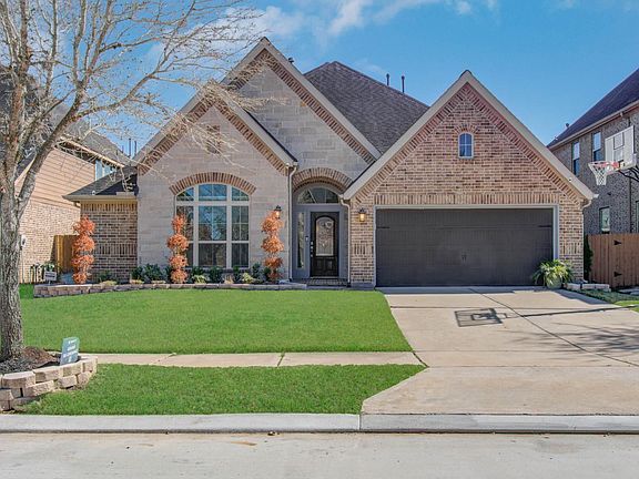2nd image of 6614 Rising Hills Ln