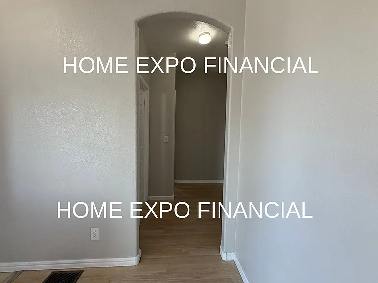 26590 Franklin Ave — Photo 11