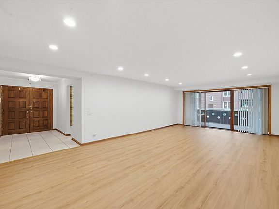 4th image of 121 S Spruce Ave APT 101