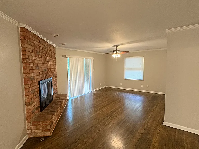 13 Gregory Ln — Photo 4