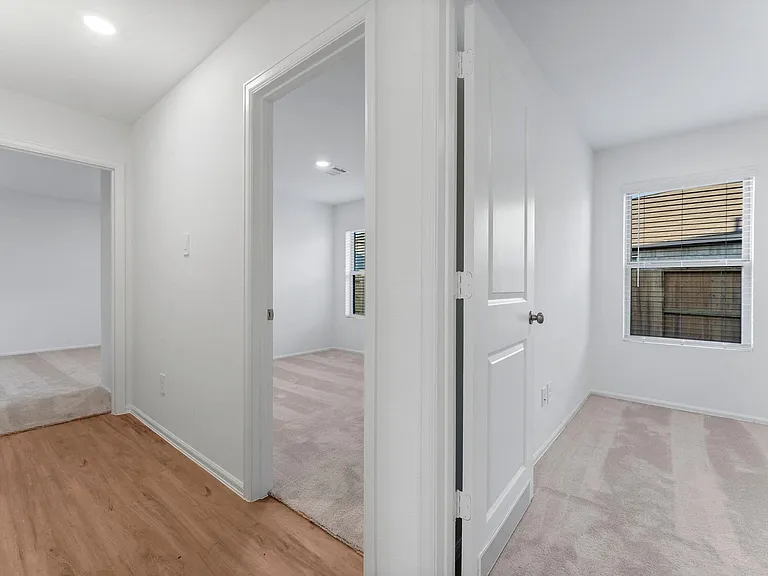 318 Harbor Bend Ct — Photo 17