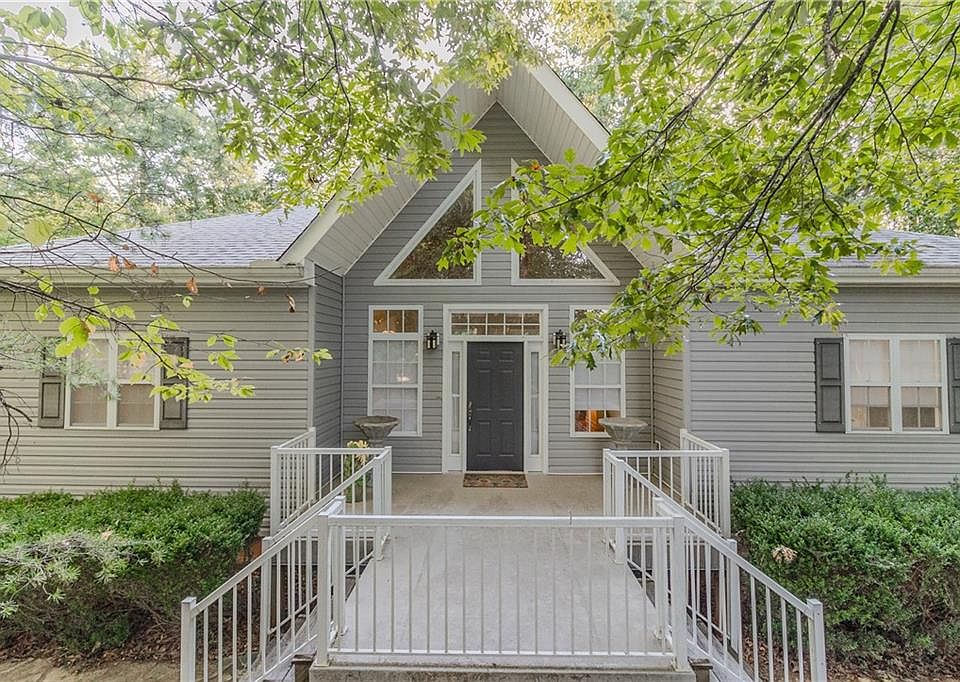 1st image of 18 Sequoyah Pl