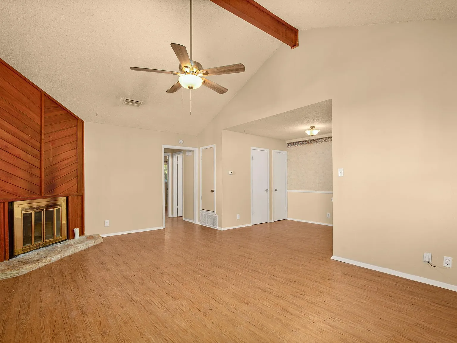 2 bed, 918 sqft, $1,200 — Photo 4