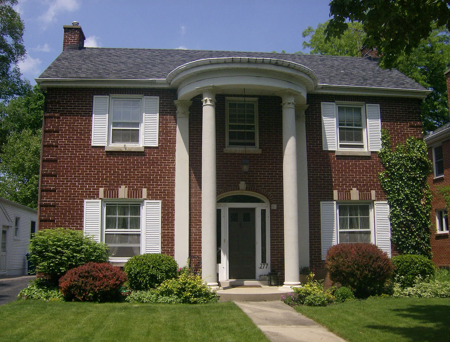 277 E Forest Ave photo 1