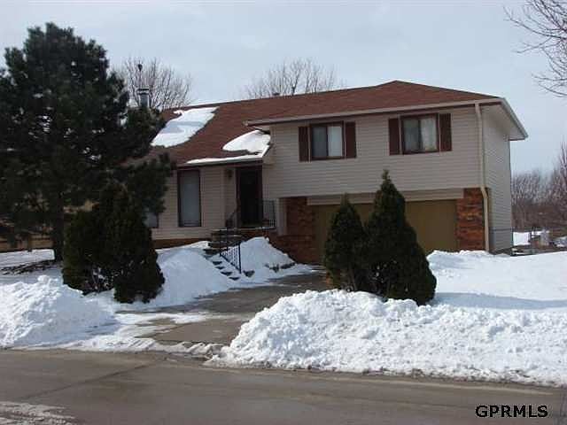 1st image of 410 Corral St