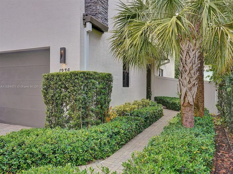 1236 SW 4th Ave — Photo 30