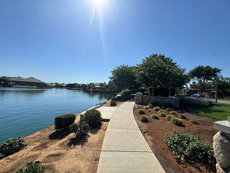 4133 N Morro Bay — Photo 36