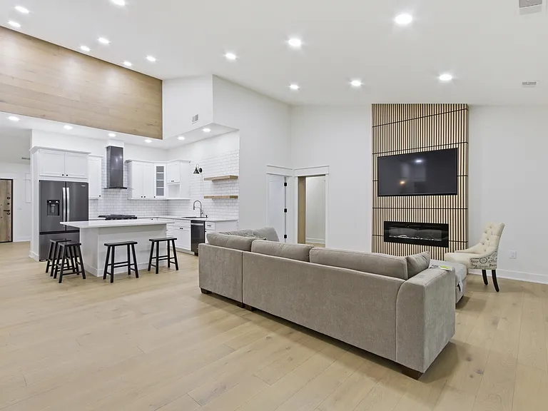 130 McKinley Dr — Photo 5