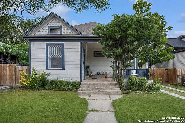 509 W Mistletoe Ave — Photo 1