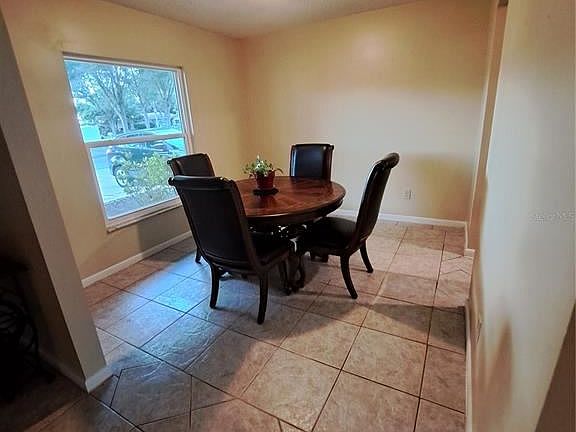 4th image of 15803R Shillington Dr