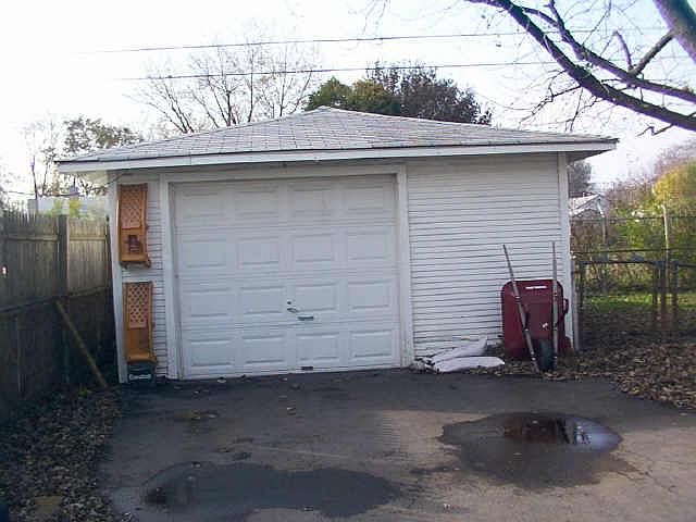 2nd image of 330 S Robton St