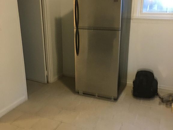 2nd image of 201 S 6th Ave Floor 1