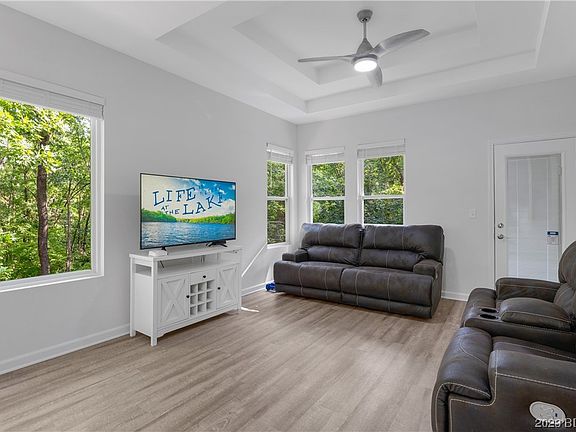 3rd image of 107 Hardwood Dr