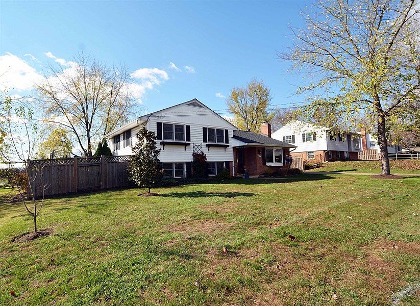 1st image of 14721 Lock Dr