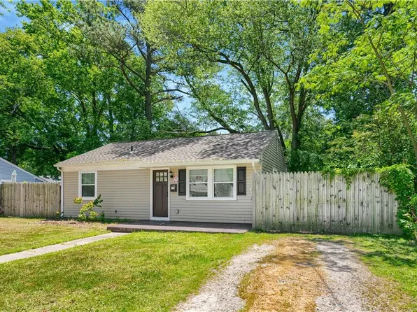 1422 Woodcrest Dr, Hampton, VA 23663