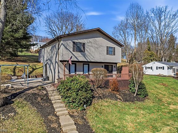 2nd image of 1511 Lake Front Dr