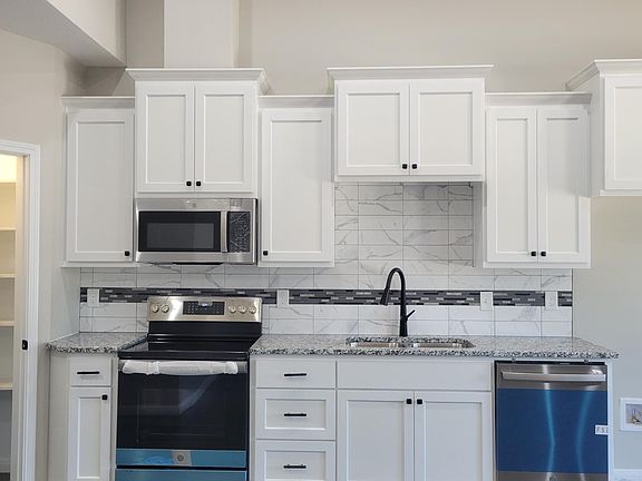 5th image of 205 Hayes Ave #B