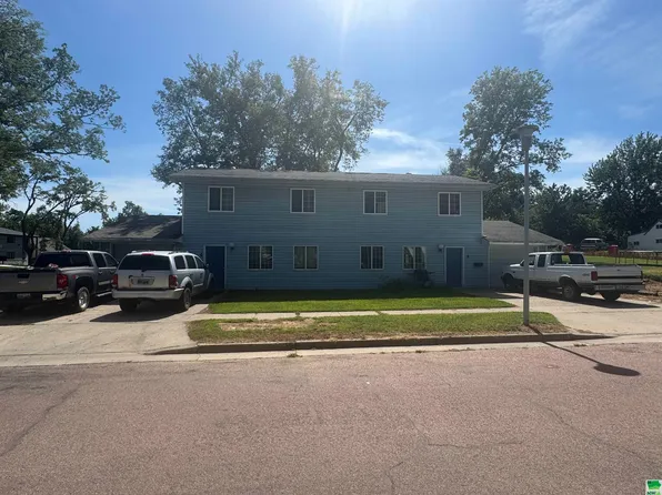 4 W Clark St, Vermillion, SD 57069