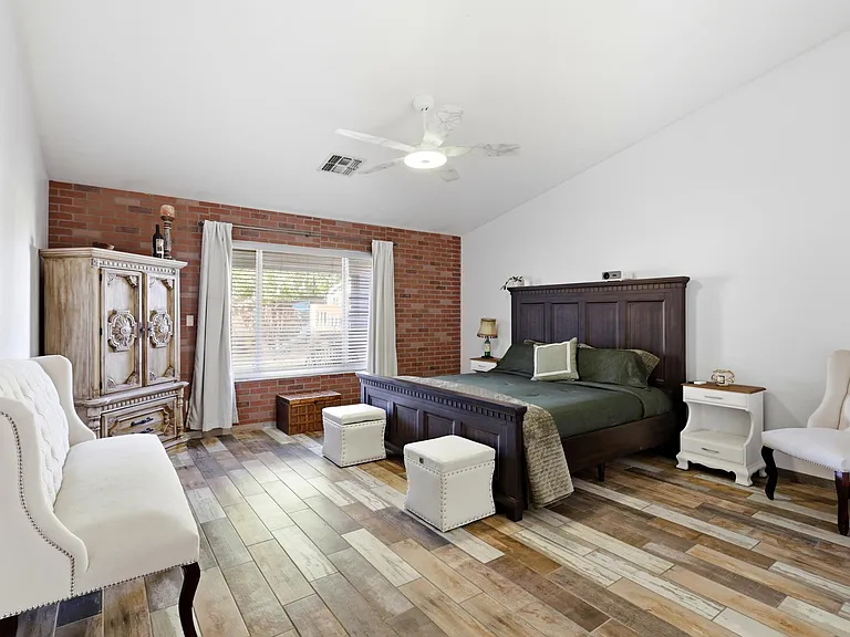 15276 W Watson Ln — Photo 6