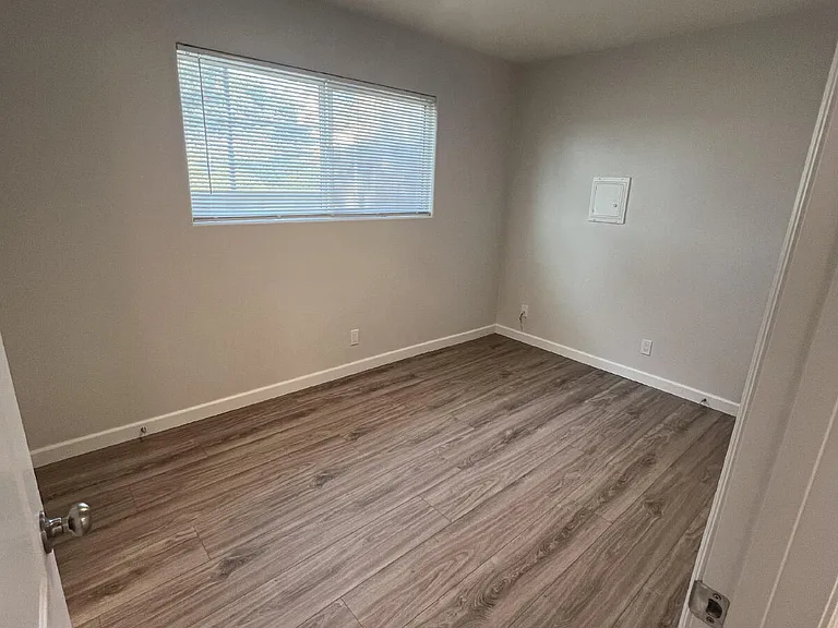 404 Highland Dr — Photo 11