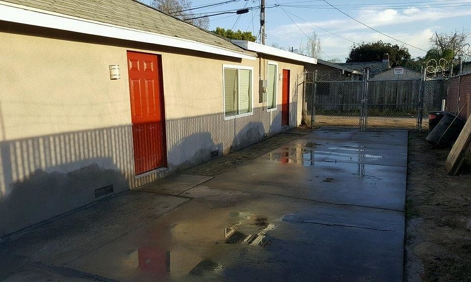 1st image of 3820 E Belmont Ave