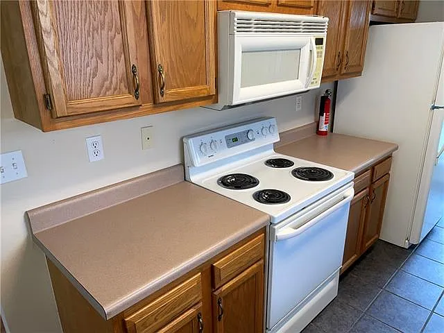 28613 E Phillip St — Photo 10